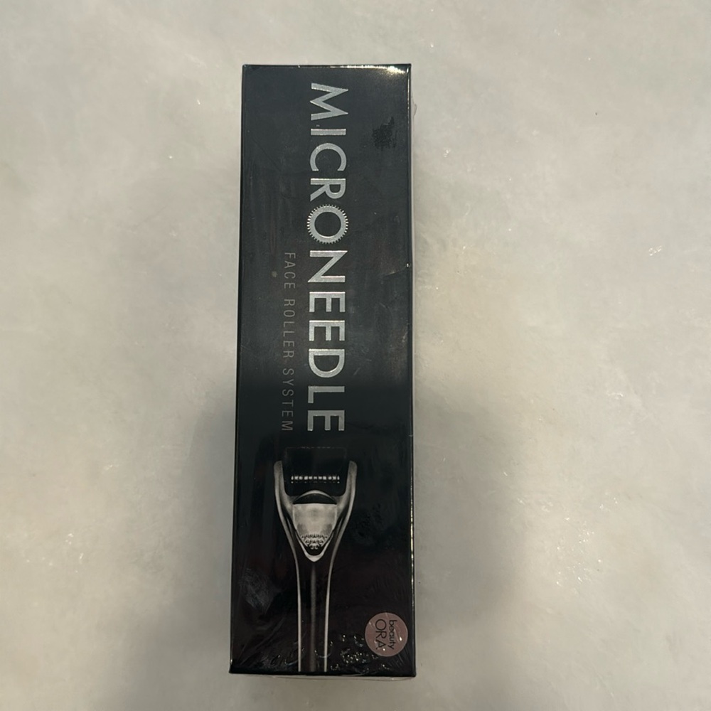 NEW BEAUTY ORA MICRONEEDLE FACE ROLLER SYSTEM